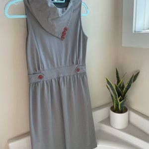 Matilda Jane— womens medium gray mid length dress